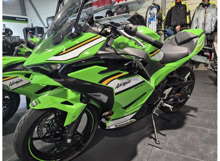 KAWASAKI NINJA 500 SE